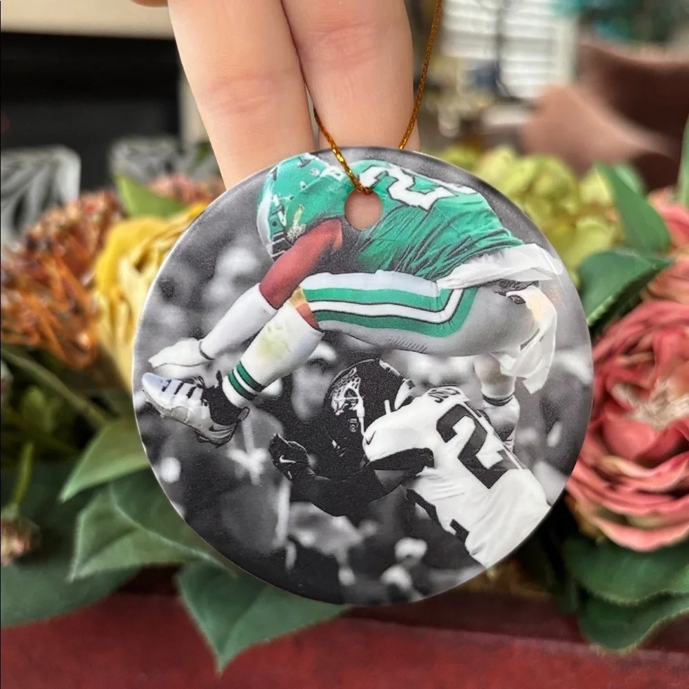 Brand New Philadelphia Eagles Saquon Barkley Fly Ceramic Christmas Ornament